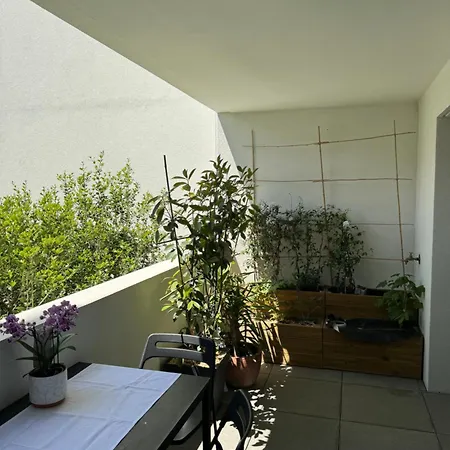 Cozy And Charming Centrally Located