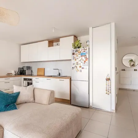 Cozy And Charming Centrally Located Lyon