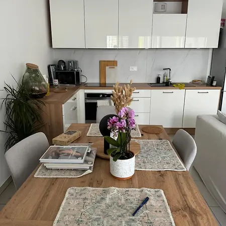 Cozy And Charming Centrally Located Apartmán *