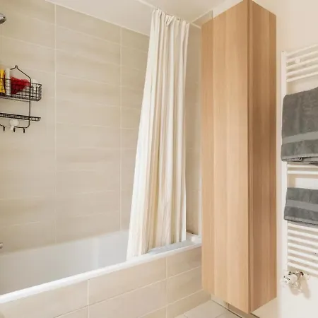 Cozy And Charming Centrally Located *